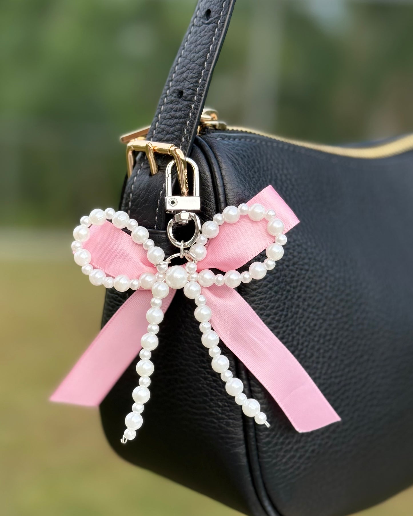 Pearls bow purse keychain