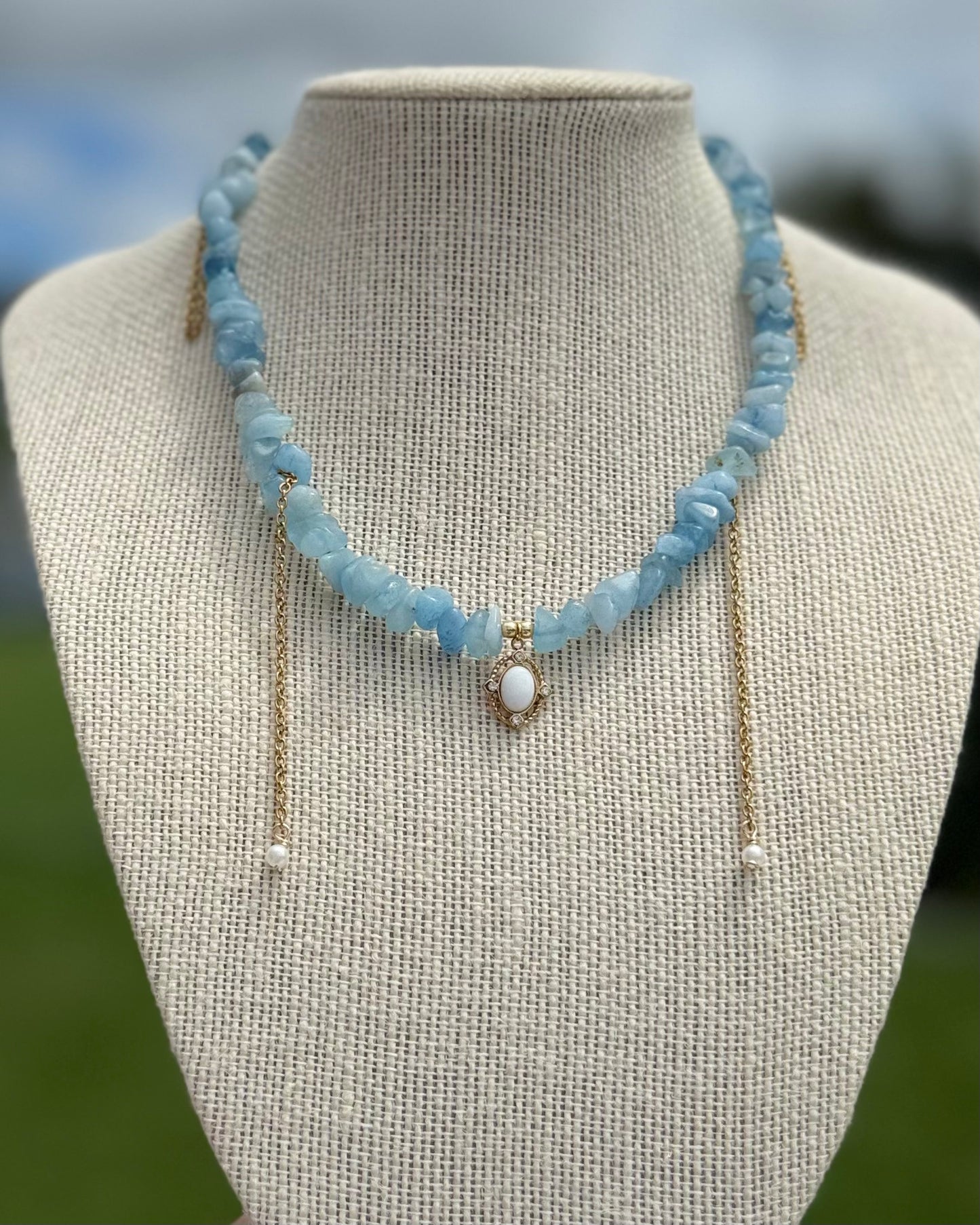 Lunaria Choker
