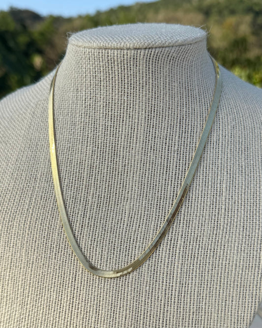Flat gold chain