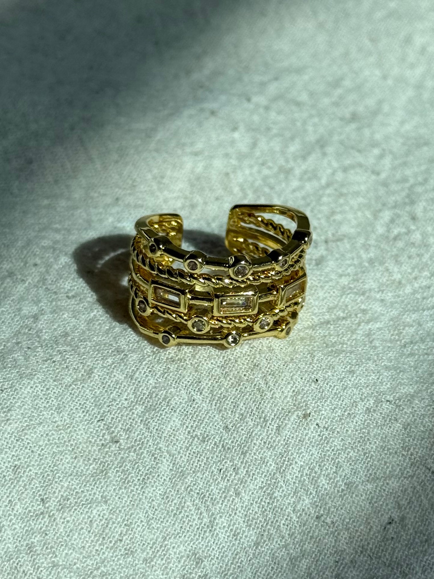 Multiband zirconia ring