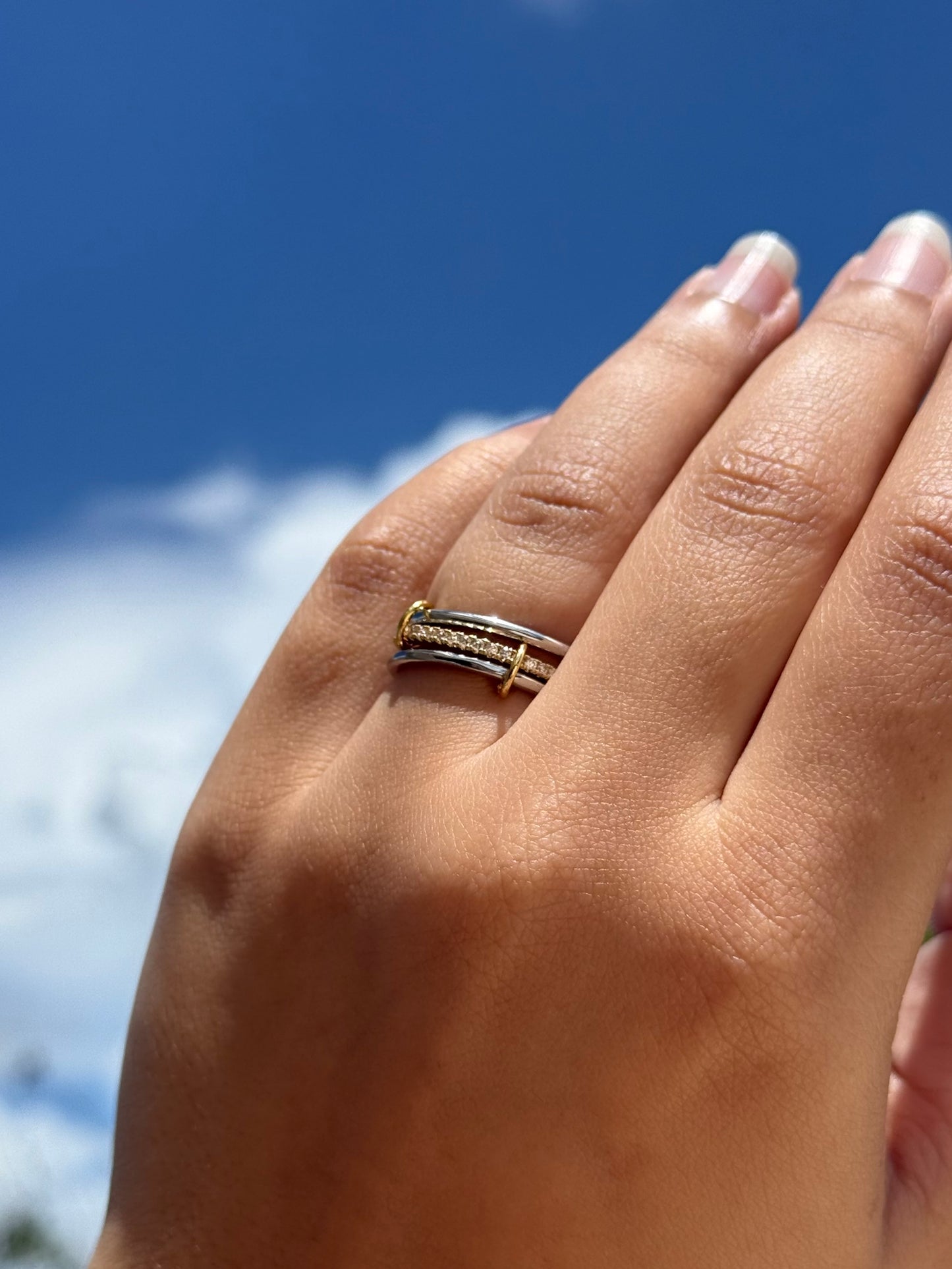 Triple two-color ring