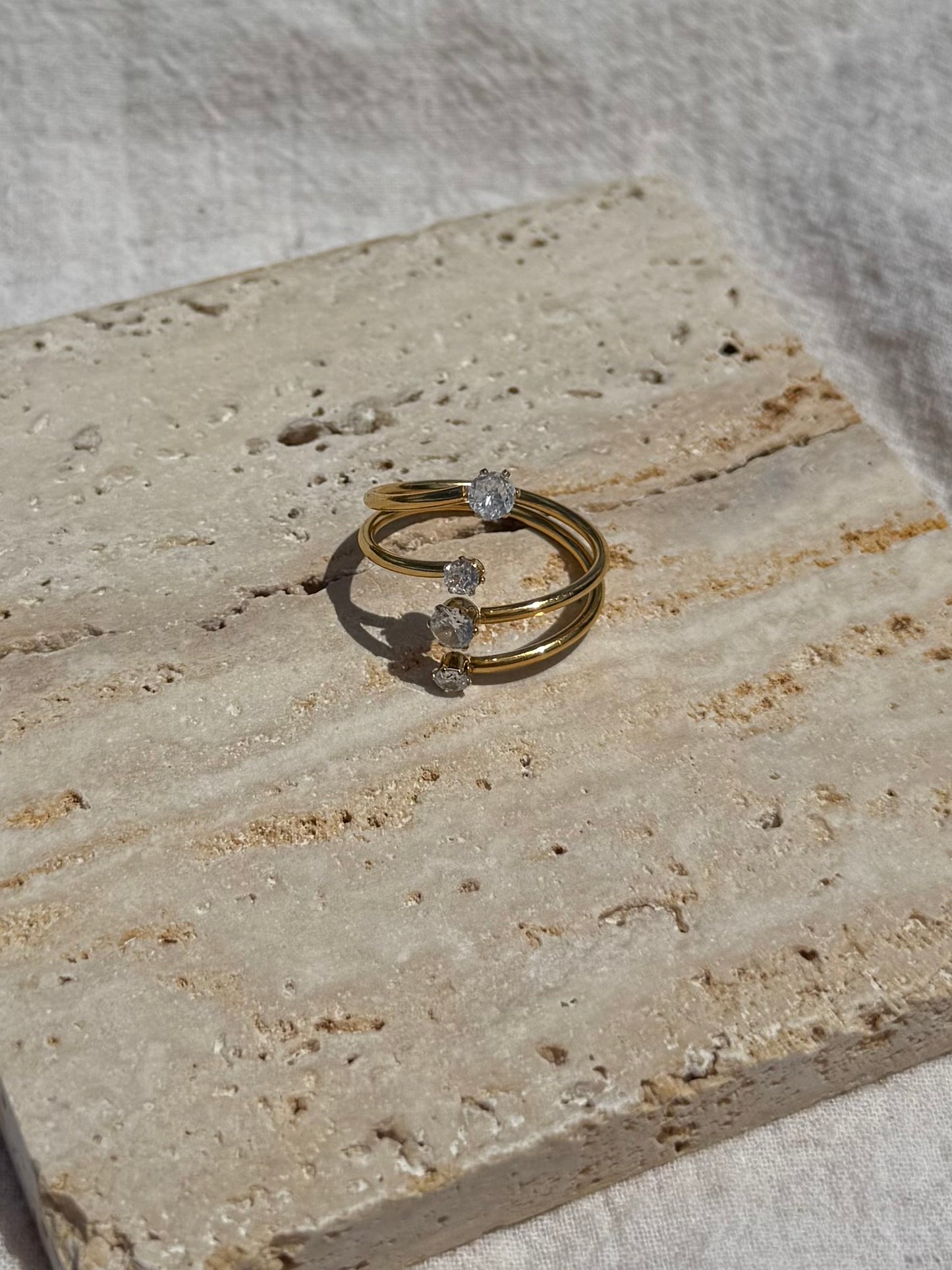 4 zirconia gold ring
